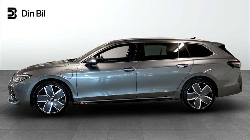 Bild 2 av Volkswagen Passat Variant eHybrid 1.5 TSI 272HK DSG / Drag & Travel assist