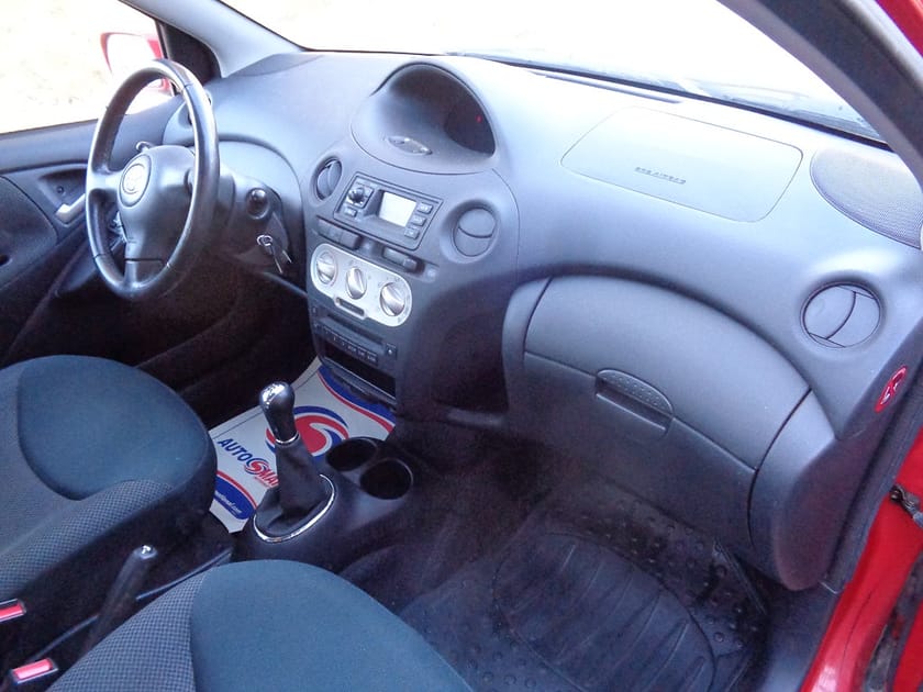 Bild 4 av Toyota Yaris 5D 1.3 VVT-i FULLSERVAD/NYBES U.A./2 ÄG/FINANS/INBYTE