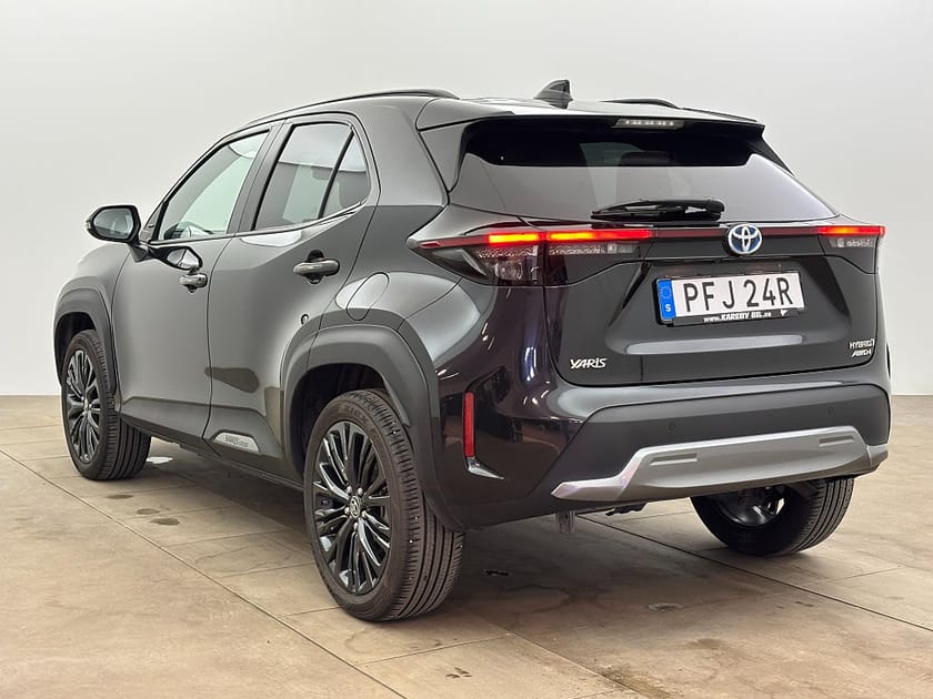 Bild 4 av Toyota Yaris Cross Hybrid AWD-i Adventure JBL Panorama Kamera HUD