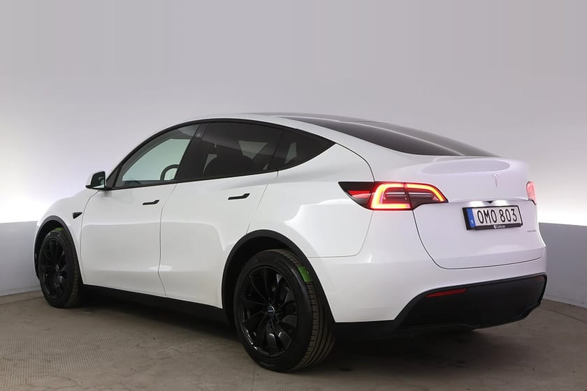 Bild 4 av Tesla Model Y Long Range AWD Autopilot Panorama