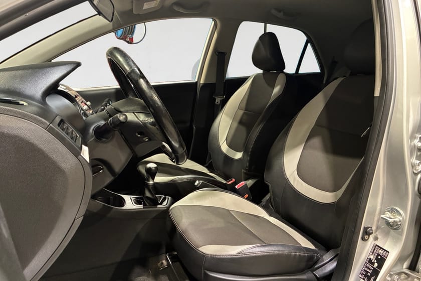 Bild 3 av Kia Picanto 1.0 68 HK GLS 11800MIL 0.36L/MIL 360KR/ÅR NYBES 5D 14"