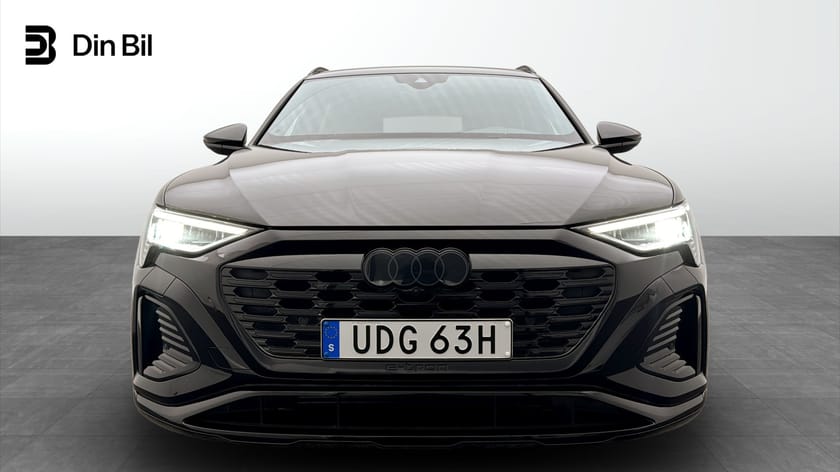 Bild 4 av Audi Q8 55 e-tron quattro 408HK S-line / 21" / Drag / Svar