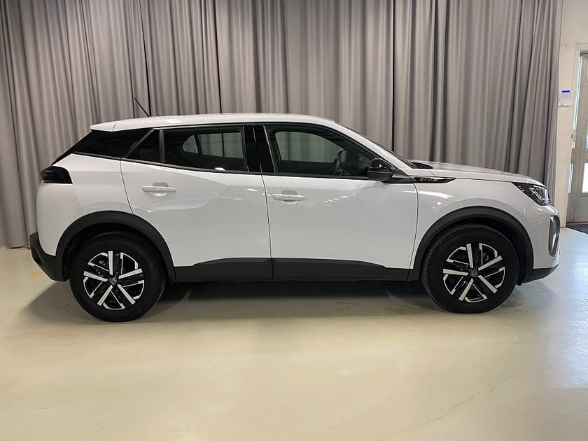 Bild 3 av Peugeot 2008 HYBRID 136 Style 145hk Automat. CarPlay