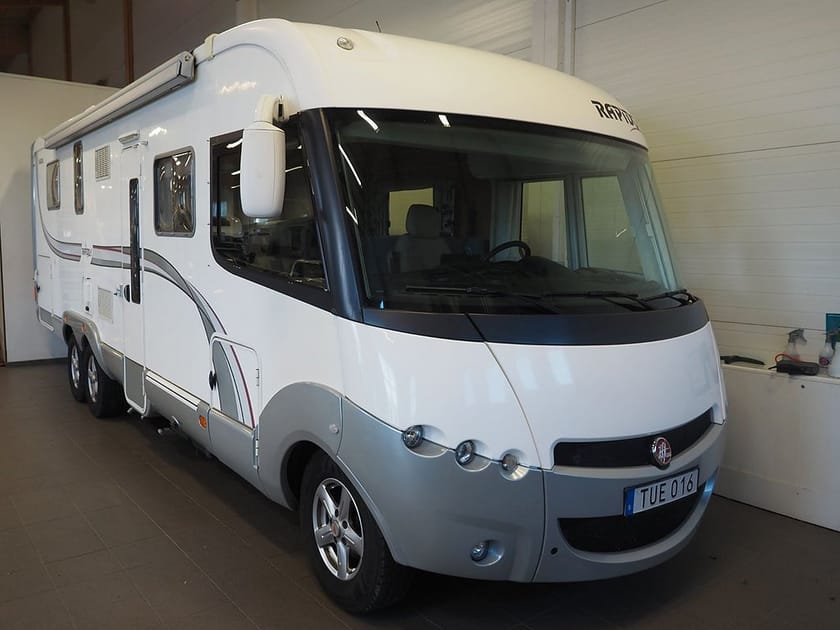 Bild 1 av Rapido Campervan Fiat 10000 3.0 156hk AC Markis Solcell