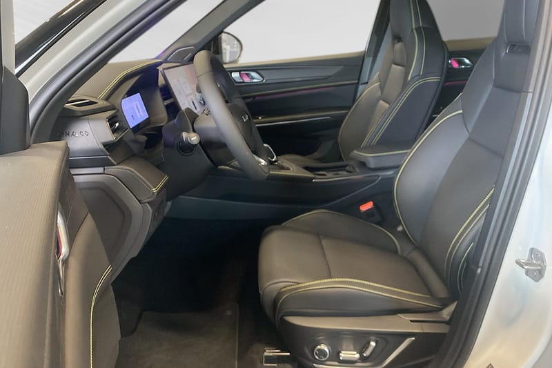 Lynk & Co 01 PHEV