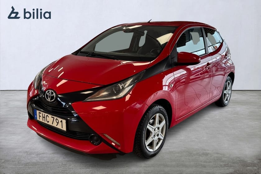Bild 1 av Toyota Aygo 1,0 X-Play V-hjul Nyservad Garanti