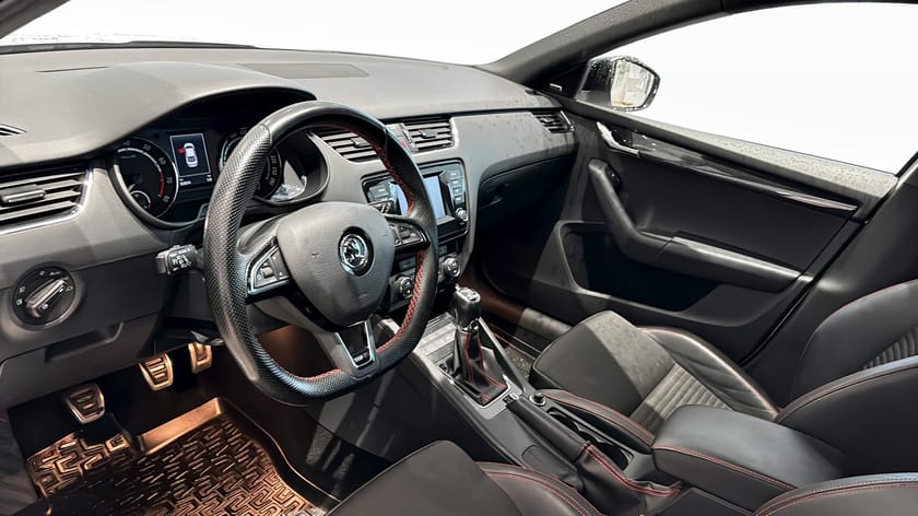 Bild 2 av Škoda Octavia RS TSI 220hk Vinterhjul