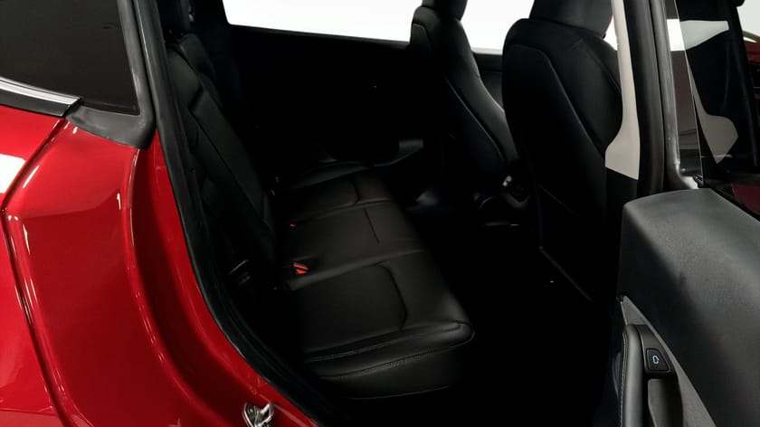 Bild 4 av Tesla Model Y Long Range AWD 514hk Dragkrok MOMS Kamera Navi