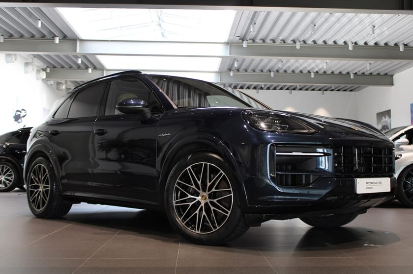 Bild 1 av Porsche Cayenne E-Hybrid Moms