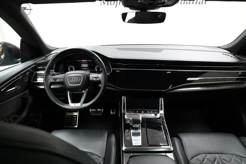 Bild 2 av Audi Q8 55 TFSI quattro | Panorama | B&W | Competition Plus