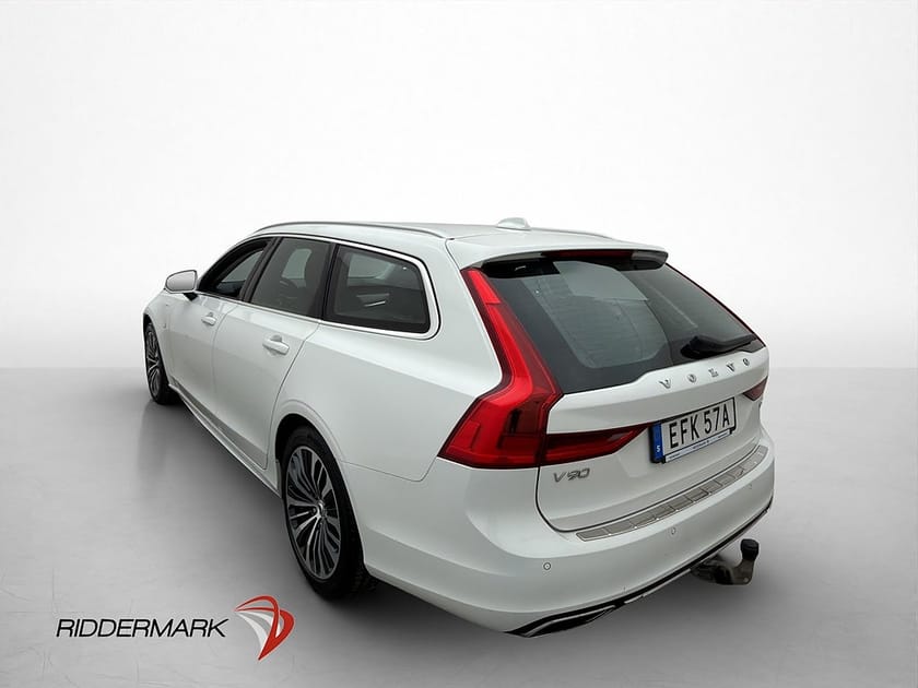 Bild 4 av Volvo V90 T8 TwEn Momentum VOC P-Värmare B-Kamera Drag Navi