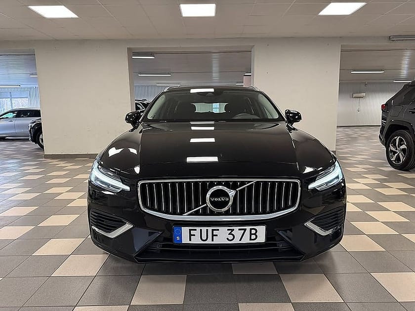 Bild 3 av Volvo V60 T6 AWD Recharge B-kamera CarPlay Navi Drag 340 Hk