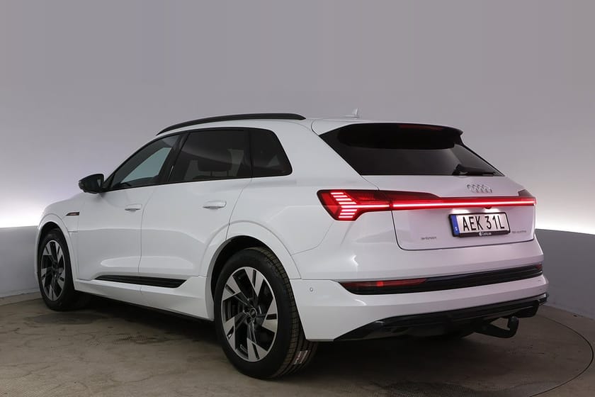 Bild 4 av Audi e-tron 55 quattro S-line Pano 360 Elstol B&O Drag Navi