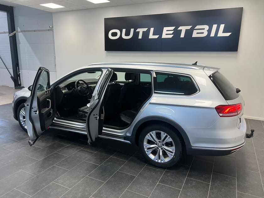Bild 3 av Volkswagen Passat Alltrack Executive 2.0 TDI 190hk 4Motion Cockpit Läder