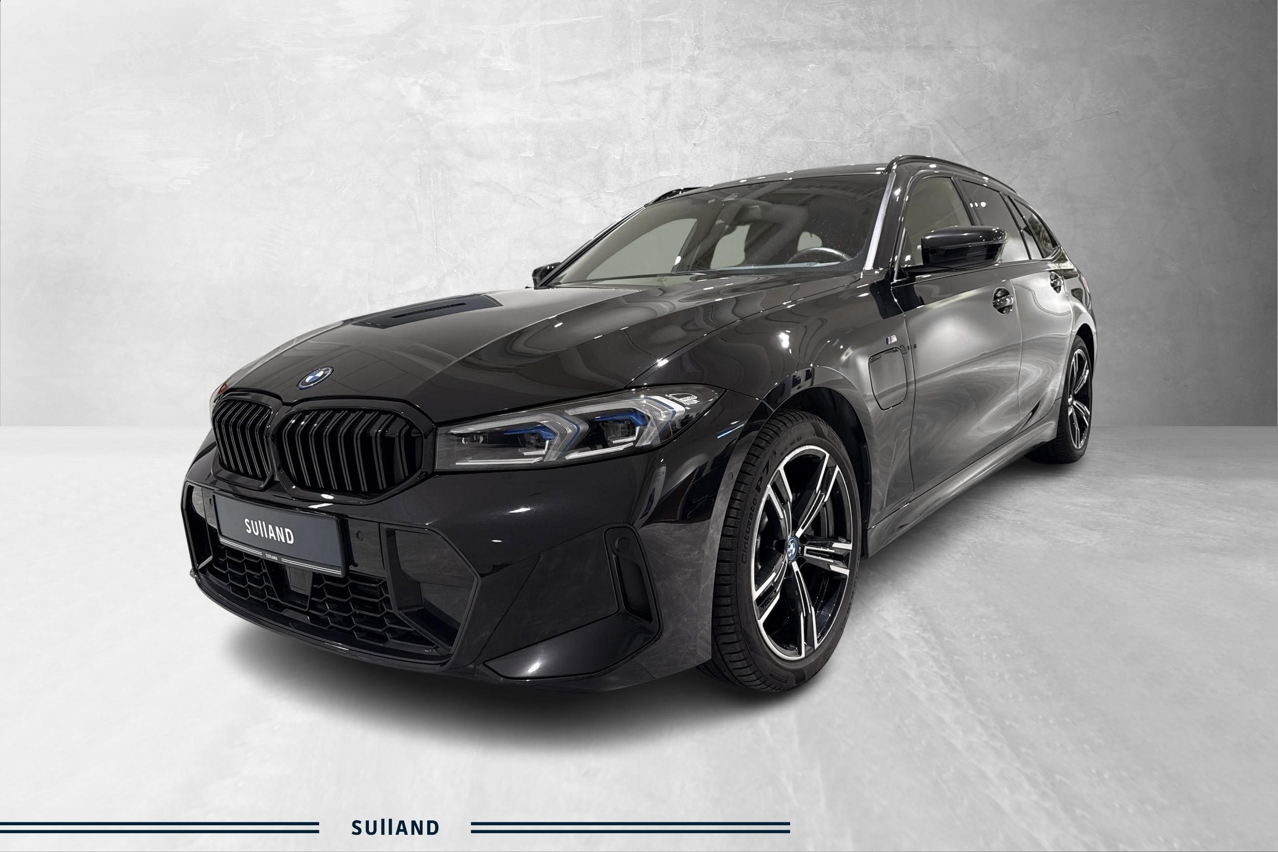 BMW 330e xDrive Touring