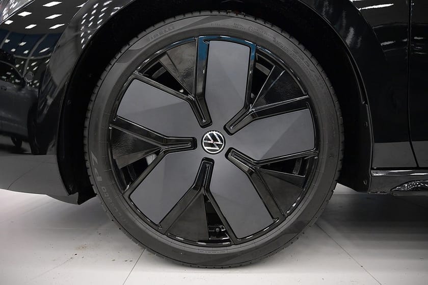Bild 2 av Volkswagen Passat Sportscombi 2.0 TDI 4M 193 hk Edition *BLACK EDITION*
