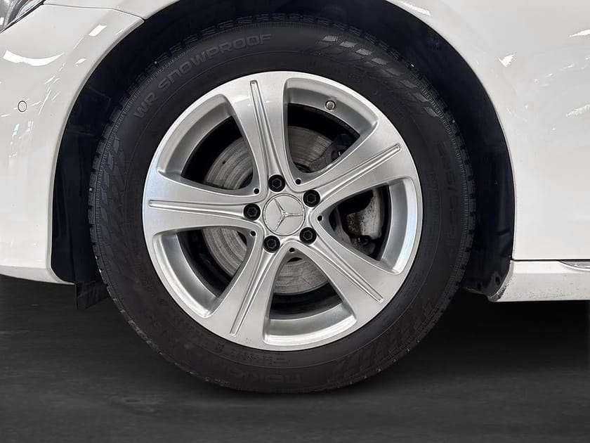 Bild 5 av Mercedes-Benz E 220 d 4MATIC / Avantgarde / Värmare