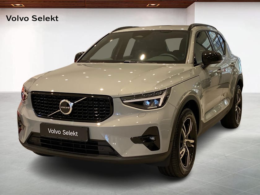 Bild 1 av Volvo XC40 B4 FWD Bensin Plus Dark