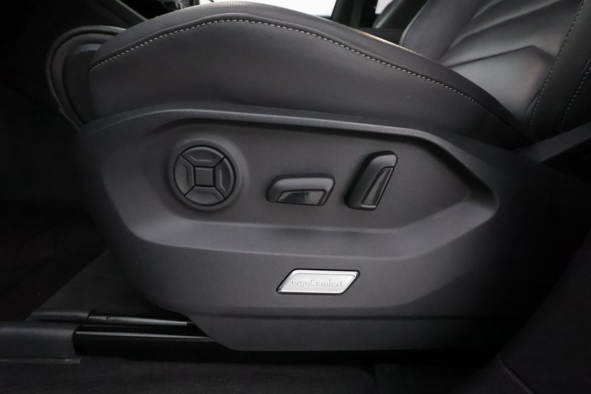 Volkswagen Touareg 2021 - miniatyr 15