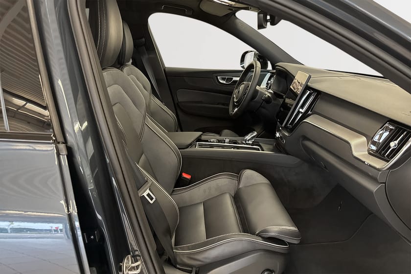 Bild 5 av Volvo XC60 T6 Plus Black Nordic Edition
