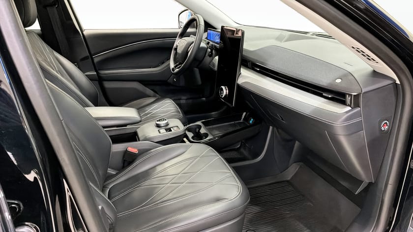 Bild 3 av Ford Mustang Mach-E Long Range CX727 RWD LR AUT