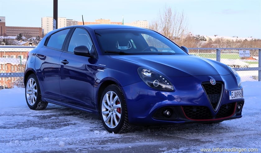 Bild 2 av Alfa Romeo Giulietta Veloce 240hk S/V-hjul Svensksåld 1 ägare