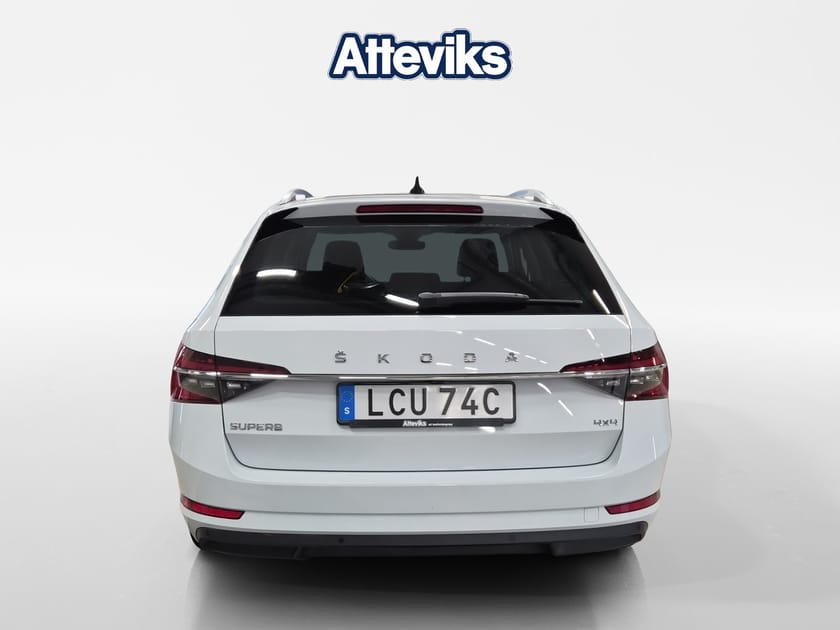Bild 4 av Škoda Superb Kombi STYLE 2,0 TDI 200 HK DSG Business Adventure Editio