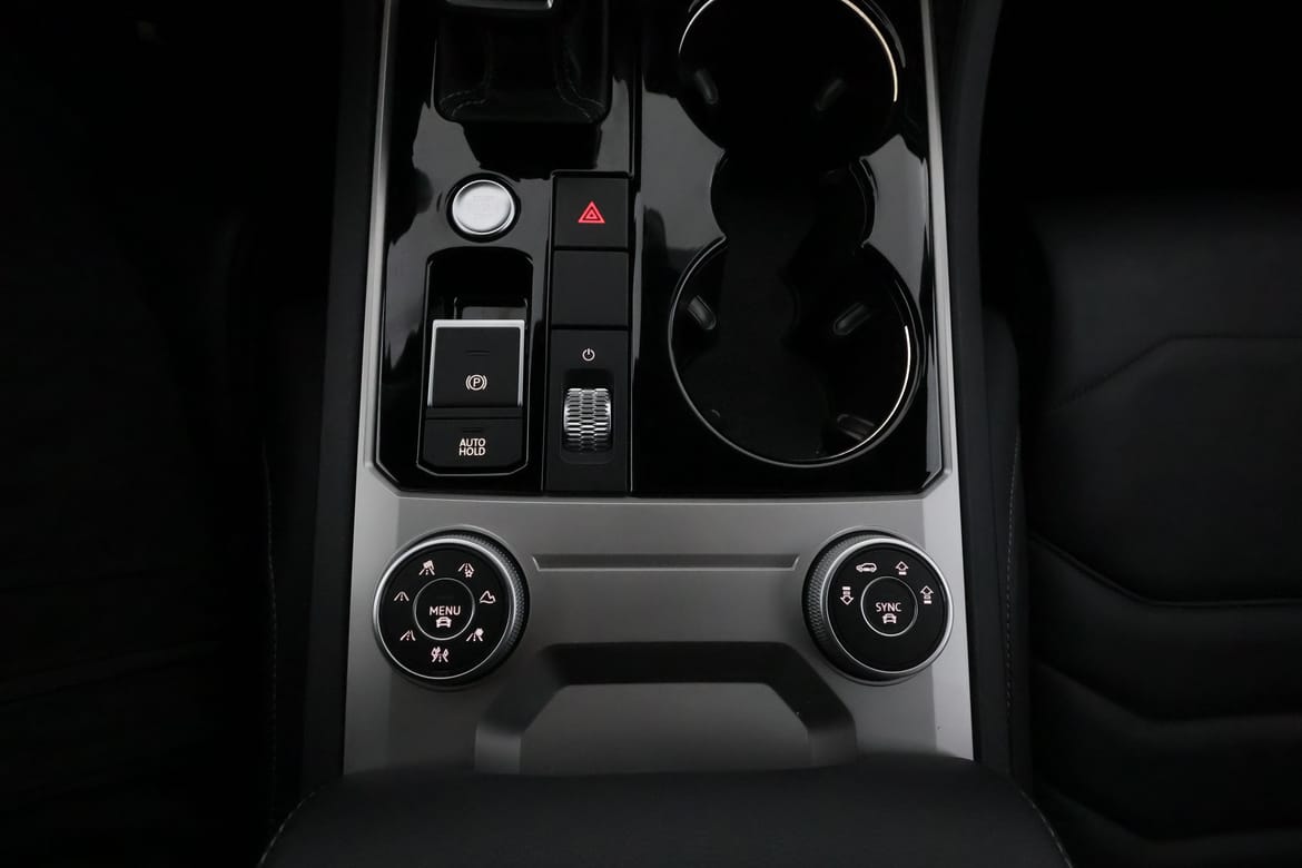 Volkswagen Touareg 2021 - miniatyr 21