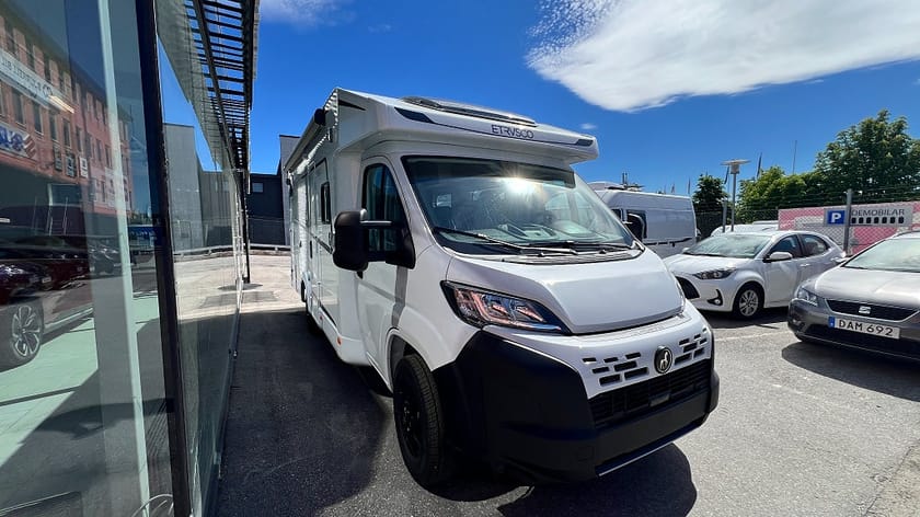 Bild 2 av Fiat Ducato Conversion Chassi Platform Etrusco T 6.9 BB /140 hk / Familjebil 6 åkande - våningssäng bak / REA!