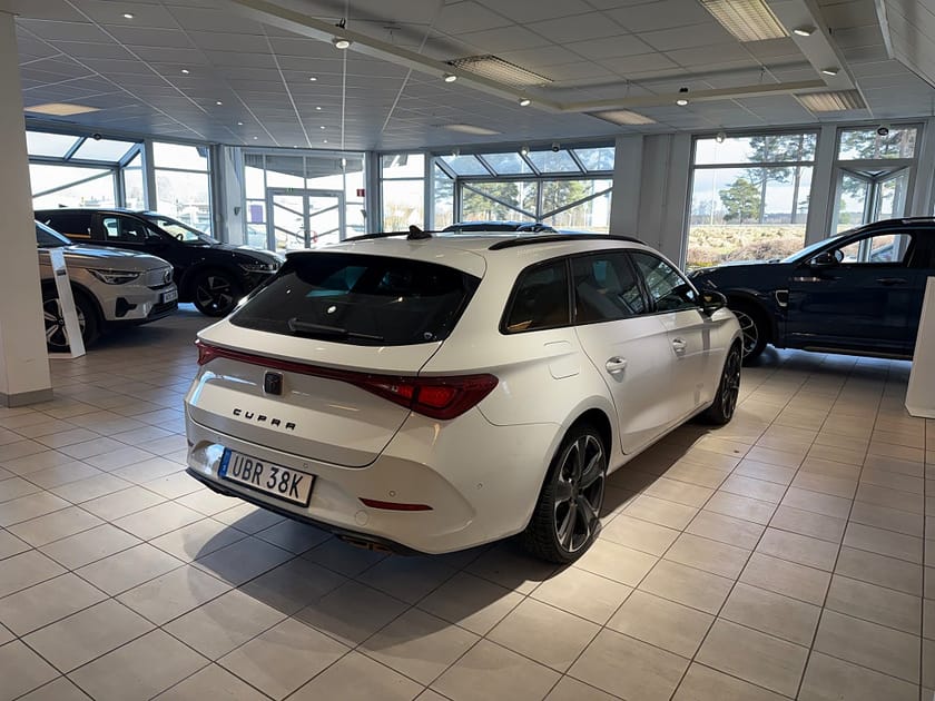 Bild 3 av CUPRA Leon Sportstourer e-Hybrid 245hkCockpit GPS B-Kam ADP Fart