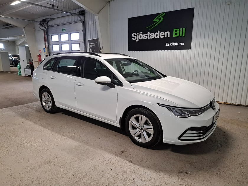 Bild 3 av Volkswagen Golf Sportscombi SC 1.5 eTSI DSG Kamera Digital Cockpit Drag  M/Kupévärm