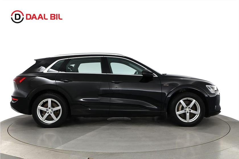 Bild 5 av Audi e-tron 55 quattro 95 kWh 408HK PROLINE P-VÄRM NAVI