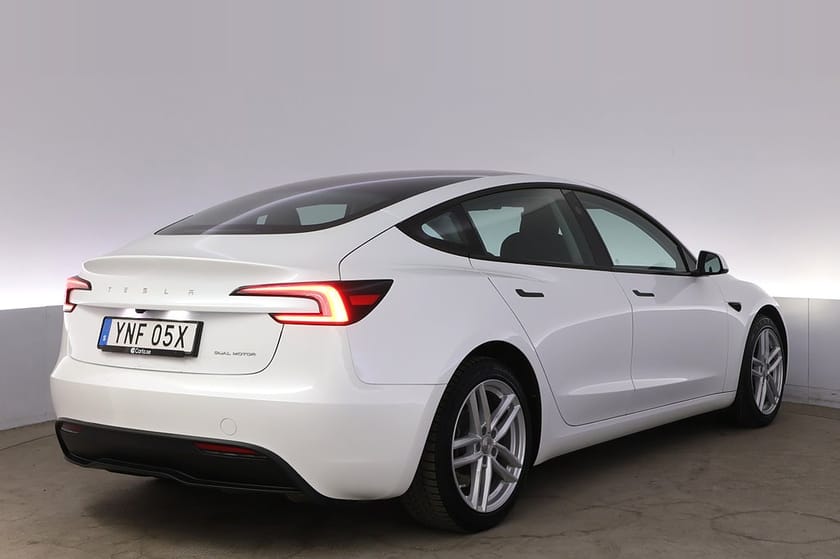 Bild 5 av Tesla Model 3 Long Range AWD Highland Autopilot Panorama