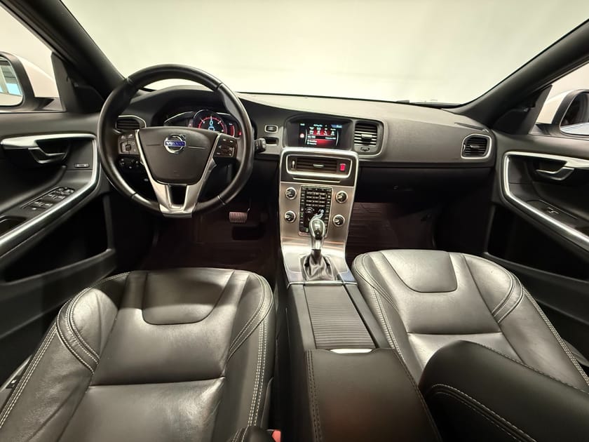 Bilde 5 av Volvo V60 D2 120hk Summum Outlet! ACC/Skinn/P-varmer/Kam/Navi