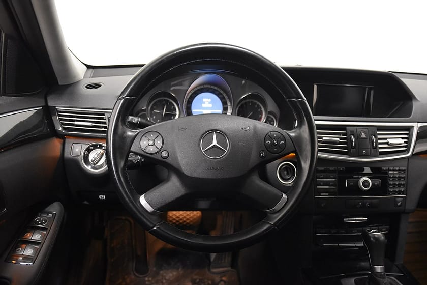 Bild 2 av Mercedes-Benz E 250 BE 5G-Tronic Avantgarde Dragkrok Farth Nybess