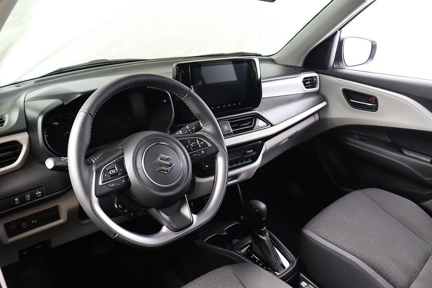 Bild 4 av Suzuki Swift Hybrid 1.2 83hk Aut Select GT-paket Navi MOMS