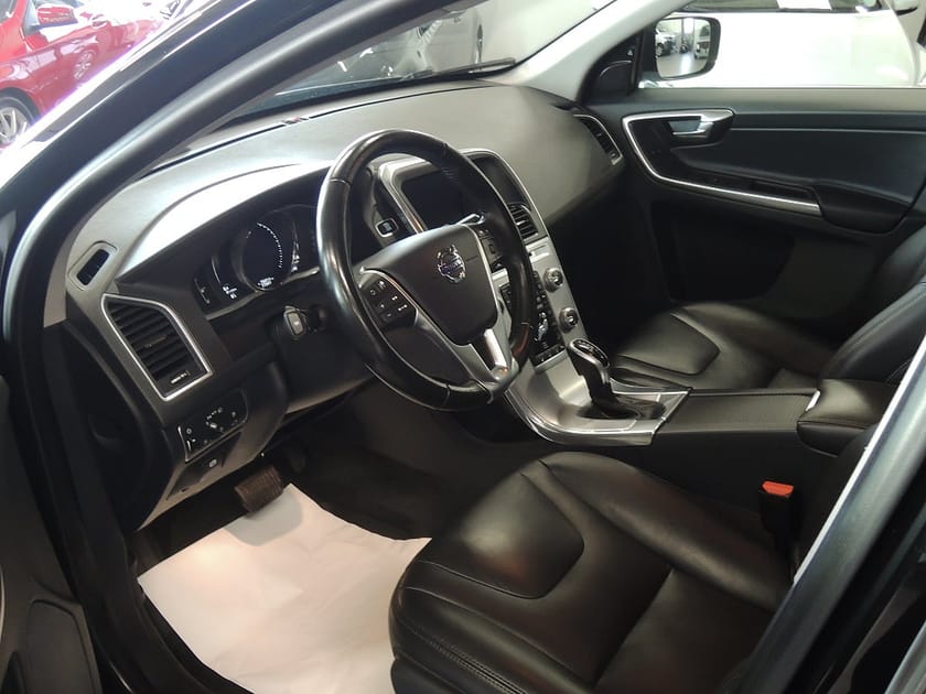Bild 2 av Volvo XC60 D4 AWD Classic Summum Skinn Drag SoV