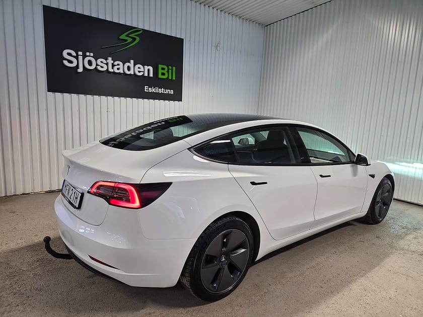 Bild 4 av Tesla Model 3 Standard Range 283 hk Dragkrok Autopilot