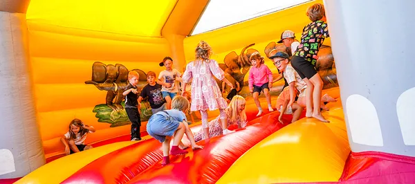 Hoppborg och tävlingar