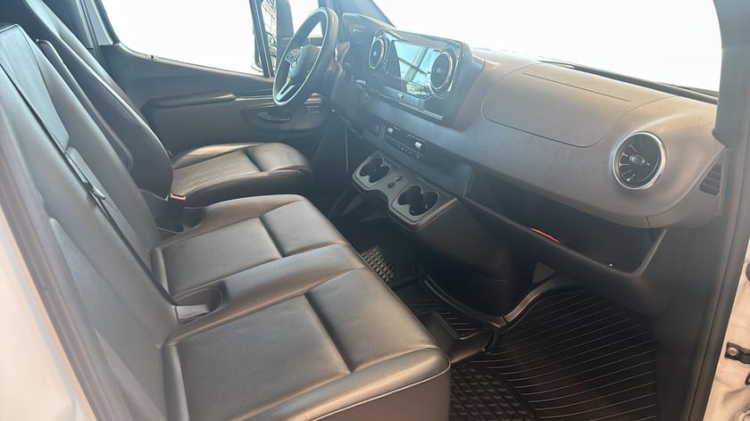 Bild 3 av Mercedes-Benz Sprinter 317 CDI RWD Chassi Bakgavellyft+volymskåp