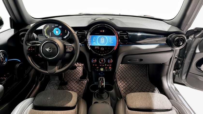 Bild 4 av MINI Cooper SE 184 hk Apple CarPlay / Navi / Takrails