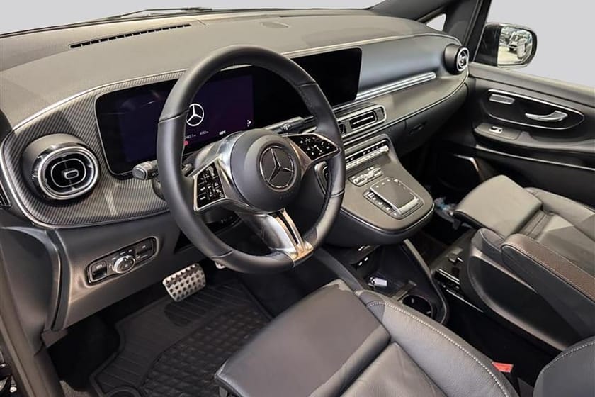 Bild 4 av Mercedes-Benz V 300d 4MATIC 3.2t Ex.lång AMG LINE|MOMS| BURMESTER