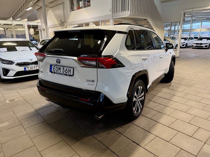 Bild 3 av Toyota RAV4 Laddhybrid Plug-in Hybrid E-CVT X-Edition Eu6 Drag Backkamera Moms
