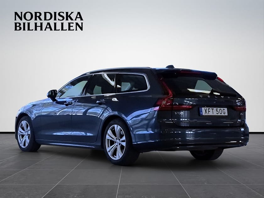 Bild 5 av Volvo V90 B4 Geartronic Momentum Nyservad Drag Värmare 360-kamera