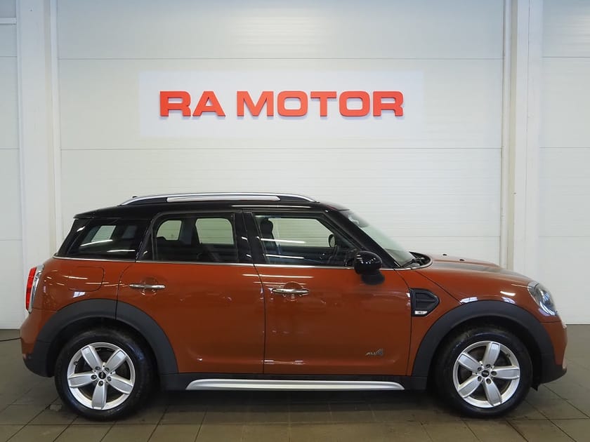 Bild 4 av MINI Countryman Cooper ALL4 136hk Pepper Drag H/K Navi P-Sen Keyless