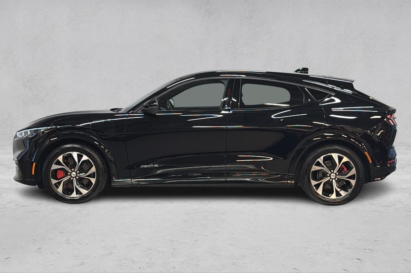 Bilde 2 av Ford Mustang Mach-E Long Range AWD LR Premium /Panorama Glasstak/Hengerfeste