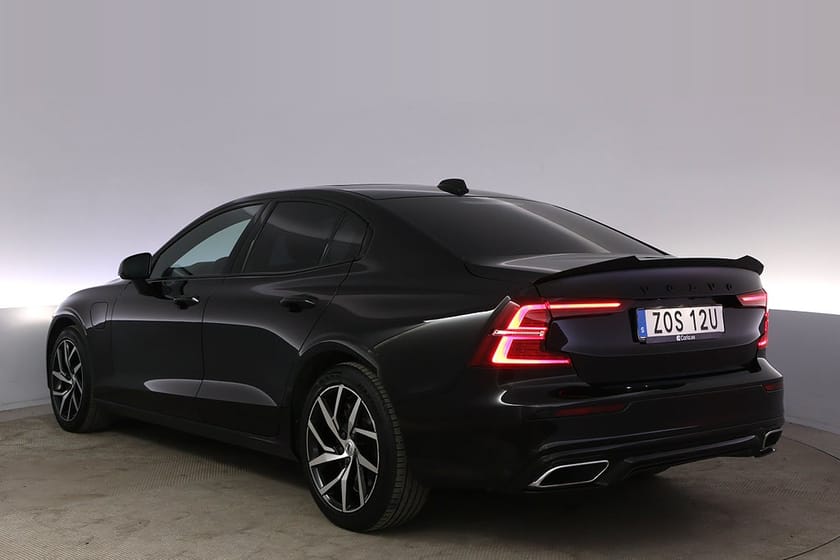 Bild 3 av Volvo S60 Recharge T8 AWD R-Design Pano H/K Elstol Kamera