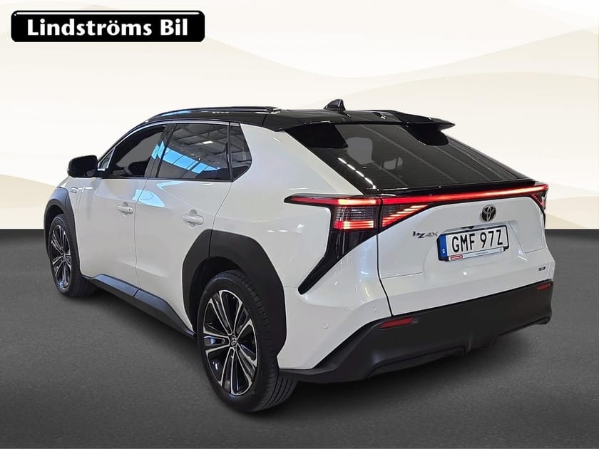 Bild 4 av Toyota bZ4X AWD EXECUTIVE 71,4Kwh 217Hk V-hjul Panorama