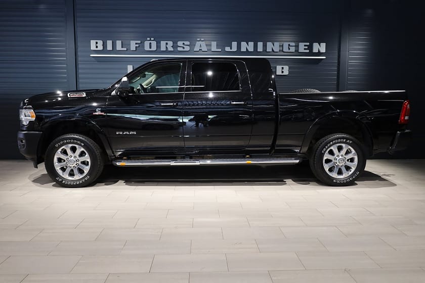 Bild 3 av RAM 2500 Mega Cab Dodge Laramie 6.7 Cummins 4x4 375hk