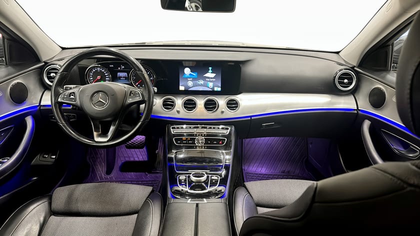 Bild 4 av Mercedes-Benz E 220 d 220d (194hk) VÄRMARE / DRAG / NAVI